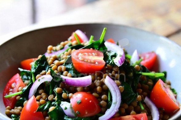 Mercimekli Ispanak Salatası