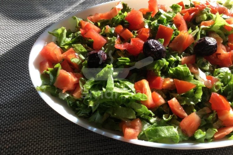 Zeytinli Kıvırcık Salata