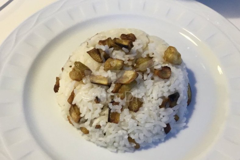 Patlıcanlı Pirinç Pilavı