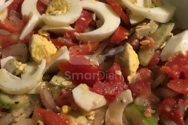 Domatesli Yumurta Salatası