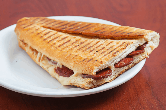 Sucuklu Kaşarlı Tost